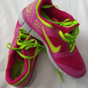 NIKE SHOES